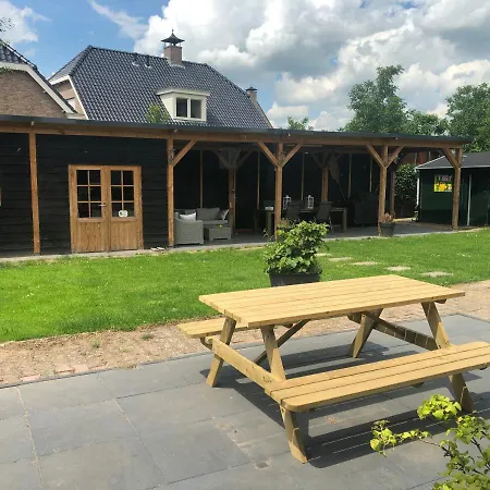 De Oude Schuur Bed and breakfast 3*